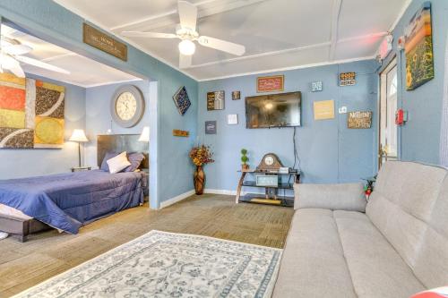 4 Mi to Dtwn Little Rock Studio with Porch in North Little Rock, USA