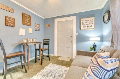 Centrally Located North Little Rock Studio with Yard in North Little Rock, USA