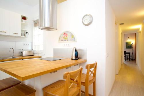 Gracia Travesera 2 Bedrooms Renovated Apartment, Barcellona (foto 9)