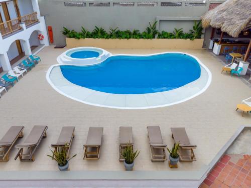 Hotel Sansiraka Suites By GEH Suites - 수영장