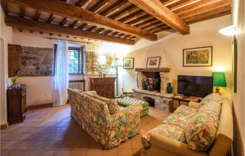  Beautiful Apartment In Izzalini in Izzalini