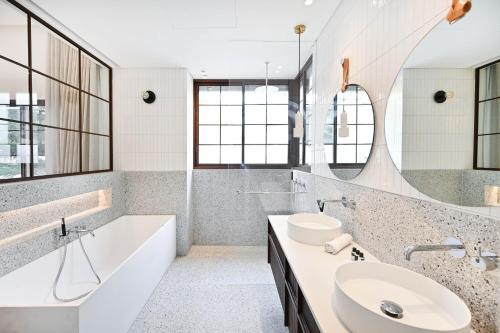 Charming 1BR Dizengoff by HolyGuest - image 3