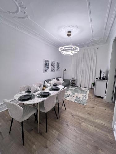 Le Rapp 6, Appartement de Standing 3 chambres, 7 personnes &1 bébé, Cosy et familial ultra équipé Emplacement Idéal proche Gare Centre ville Marchés de Noël Quartier Tribunal Contades