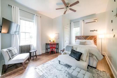 Welcome to Cozy Cottage in Lynchburg, USA