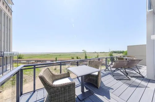 Große Strandoase 5 Sterne Ferienwohnung mit Blick auf den Bodden in Wustrow, Deutschland