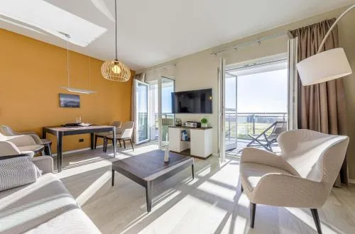 Dünenlounge - 5 Sterne Ferienwohnung mit West-Balkon und fantastischem Blick über den Deich in Wustrow, Deutschland