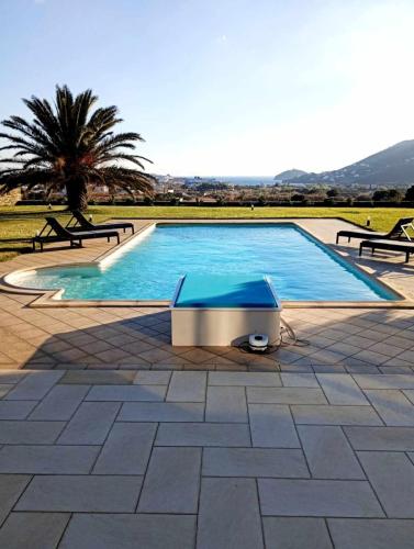 Villa Andros, Beauty and Luxury - Private Pool gîte à louer Áno Gávrion