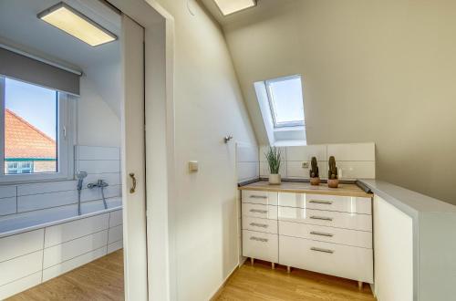 Fürdőszoba, Ferienhaus Casa Castagno mit Garten, Balkon und Sauna- heißt Sie herzlich willkommen! in Alt Schwerin