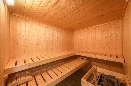 Szauna, Ferienhaus Casa Castagno mit Garten, Balkon und Sauna- heißt Sie herzlich willkommen! in Alt Schwerin