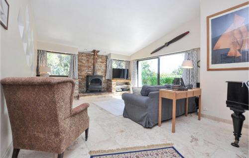 Lovely Home In Frejus in L'Escaillon