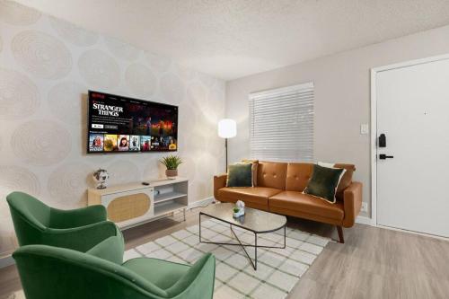 Central & Cozy Formula 1 Ready in Austin, USA