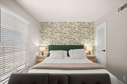 Central & Cozy Formula 1 Ready in Austin, USA