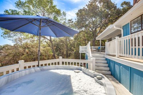 Cozy Kingston House on Lake Texoma-Steps to Beach! - image 9