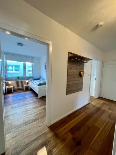 Frisch renovierte Ferienwohnung mit Balkon in zentraler Lage