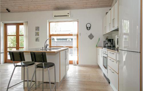 Kitchen, Pet Friendly Home In Hadsund With Sauna in Hadsund