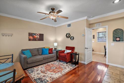 Zen Oasis Chic 1Bd Steps to DTSP in St Petersburg, USA