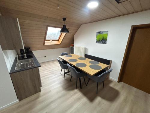 Ferienwohnung an der Linde II in เฮลม์สตัดท์