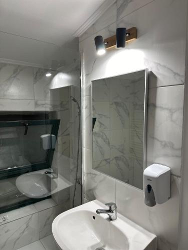 Hotel Green House - image 2