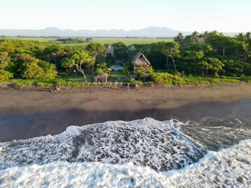 Supanti aplinka, NAIA - Miravalle in Sonsonate