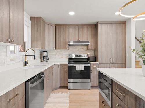 Modern Home near Salt Lake's Attractions near Tracy Aviary