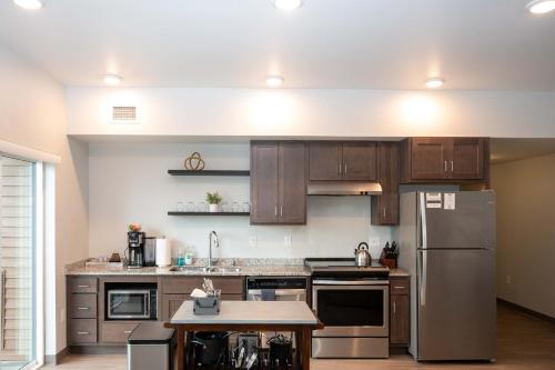2 Bedroom 2 Bathroom New Apartment Close To Mayo! in Rochester, USA