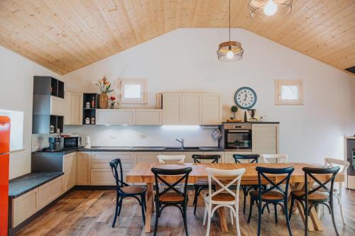 2 bedrooms, 2 beds