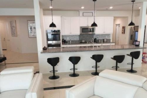 A Tranquil Haven with Elegance in Menifee, USA