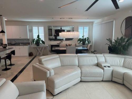 A Tranquil Haven with Elegance in Menifee, USA