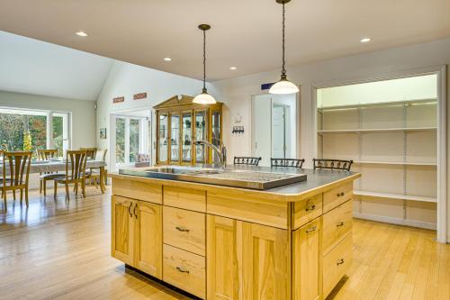 2 Mi to Winnipesaukee Shores Gunstock Retreat 2 Mi to Winnipesaukee Shores Gunstock Retreat