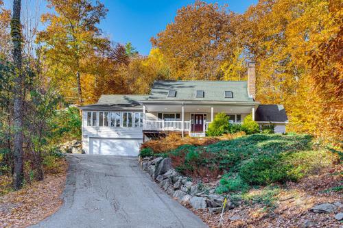 2 Mi to Winnipesaukee Shores Gunstock Retreat 2 Mi to Winnipesaukee Shores Gunstock Retreat