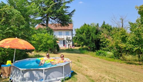 Dārzs, Casa Magica in Mombercelli