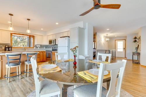 Dock and Views Waterfront Home in Wabasha! in วาบาสชา (MN)