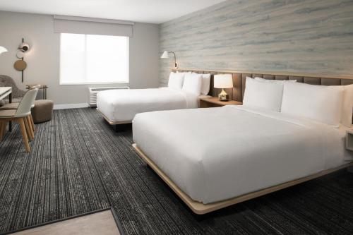 2 double beds