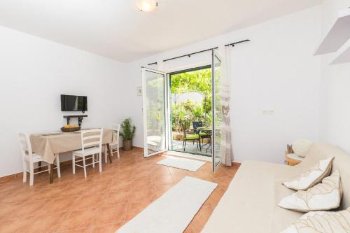Apartments Seric - image 13