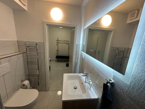 Messe - Fair & Airport Suites by Henkel, Düsseldorf (Foto 3)
