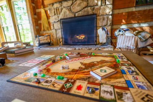 3 Mi to Dtwn Mtn-View Cabin in Gatlinburg! in Gatlinburg, USA
