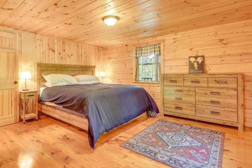 Scenic Franconia Cabin about 6 Mi to Cannon Mountain! Scenic Franconia Cabin about 6 Mi to Cannon Mountain!