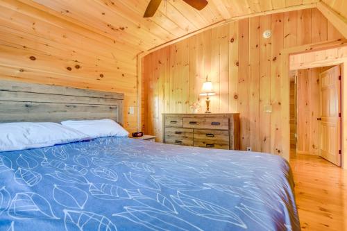 Scenic Franconia Cabin about 6 Mi to Cannon Mountain! Scenic Franconia Cabin about 6 Mi to Cannon Mountain!