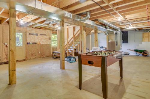 Scenic Franconia Cabin about 6 Mi to Cannon Mountain! Scenic Franconia Cabin about 6 Mi to Cannon Mountain!