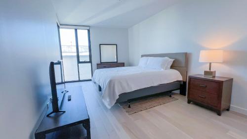 Luxury 1 BD at Downtown Santa Monica