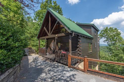 The Woodsy Rest cabin in Sevierville, USA