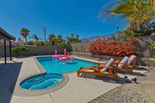 Modern home w Private Pool Spa Pets Welcome in Palm Springs, USA