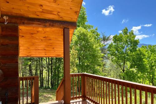 Elkmont Views cabin in Gatlinburg, USA