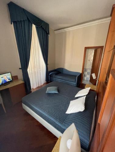 69 Manin Street - image 5