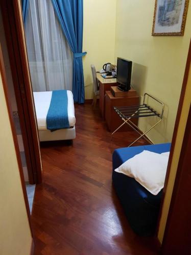 69 Manin Street - image 9