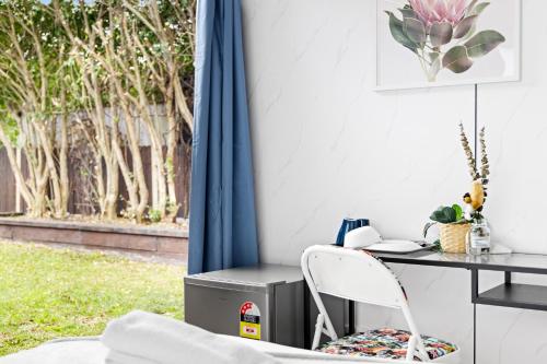 Modern Single Room at Botany - Mins to Airport - Shared Bathroom