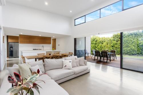 Greenview Luxe - Sleeps 7 - Deck & Firepit