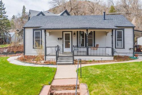 1BR Quiet Neighborhood & Nearby Parks in Manitou Springs, USA
