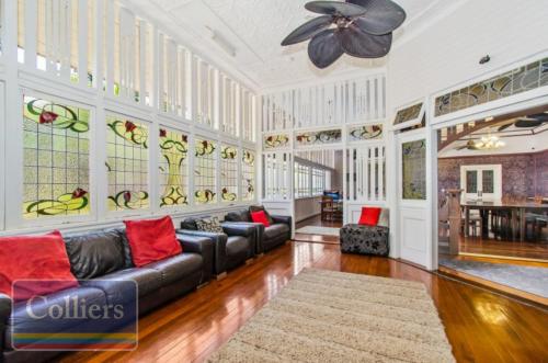 ห้องส่วนกลางสำหรับนั่งเล่น/ดูทีวี, Avenues Xchange in ทาวส์วิลล์