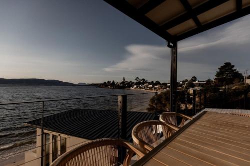 Beachfront Paradise in Opossum Bay in Sandford